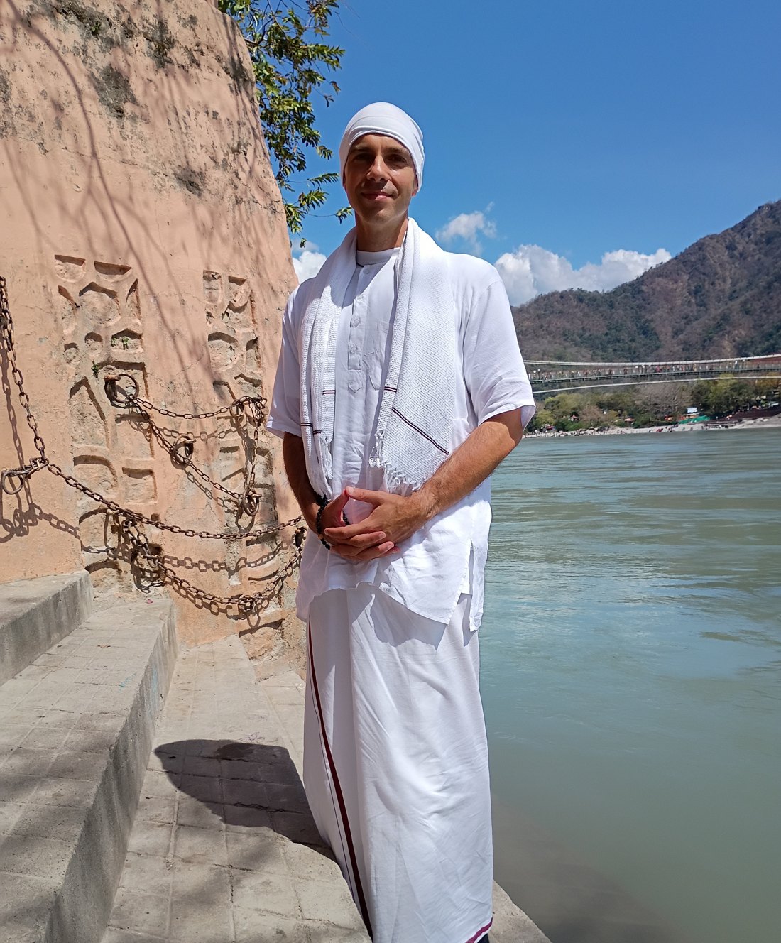 Sahaja Bodha standing at Shivananda Ghat